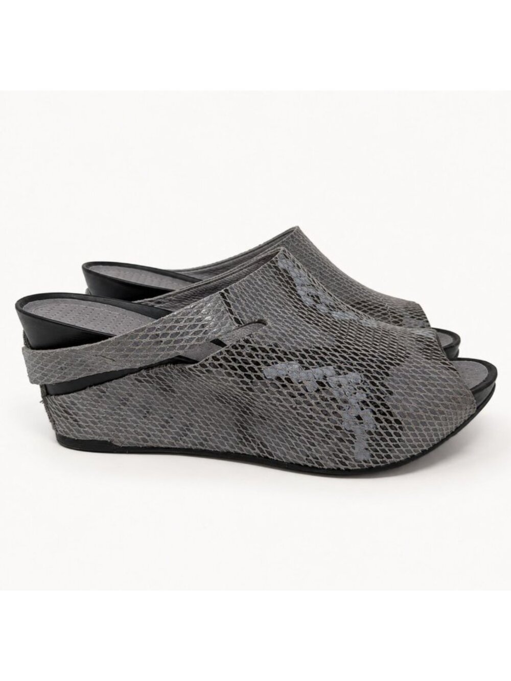 Snake Print Leather Wedge Sandal Slingback Open Toe Women 6.5 EU 37.5 Tsubo Ovid